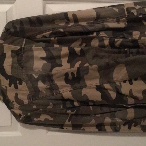 Cute fall camo coat - Picture 2 of 3